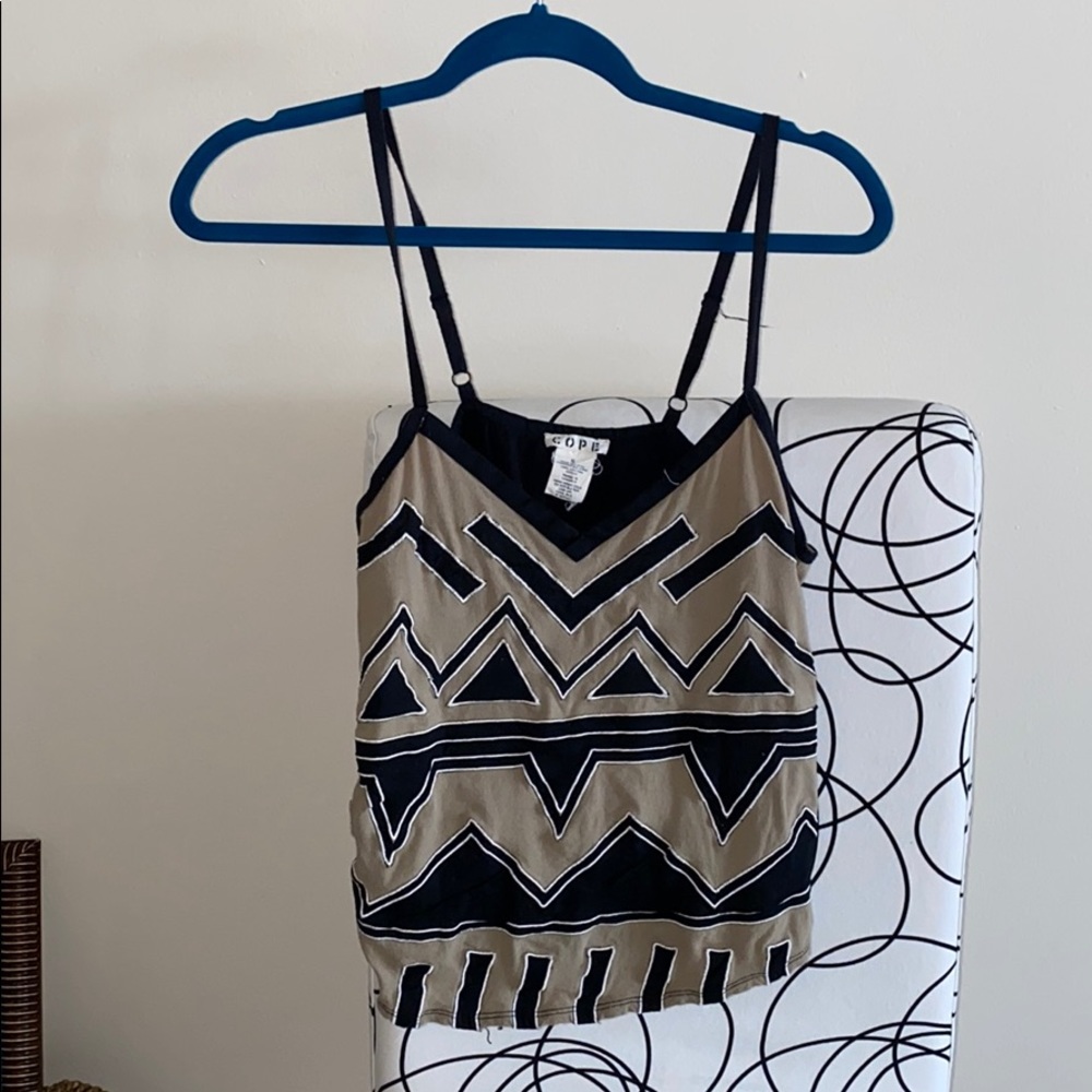 Cope top black & tan geometric S $12